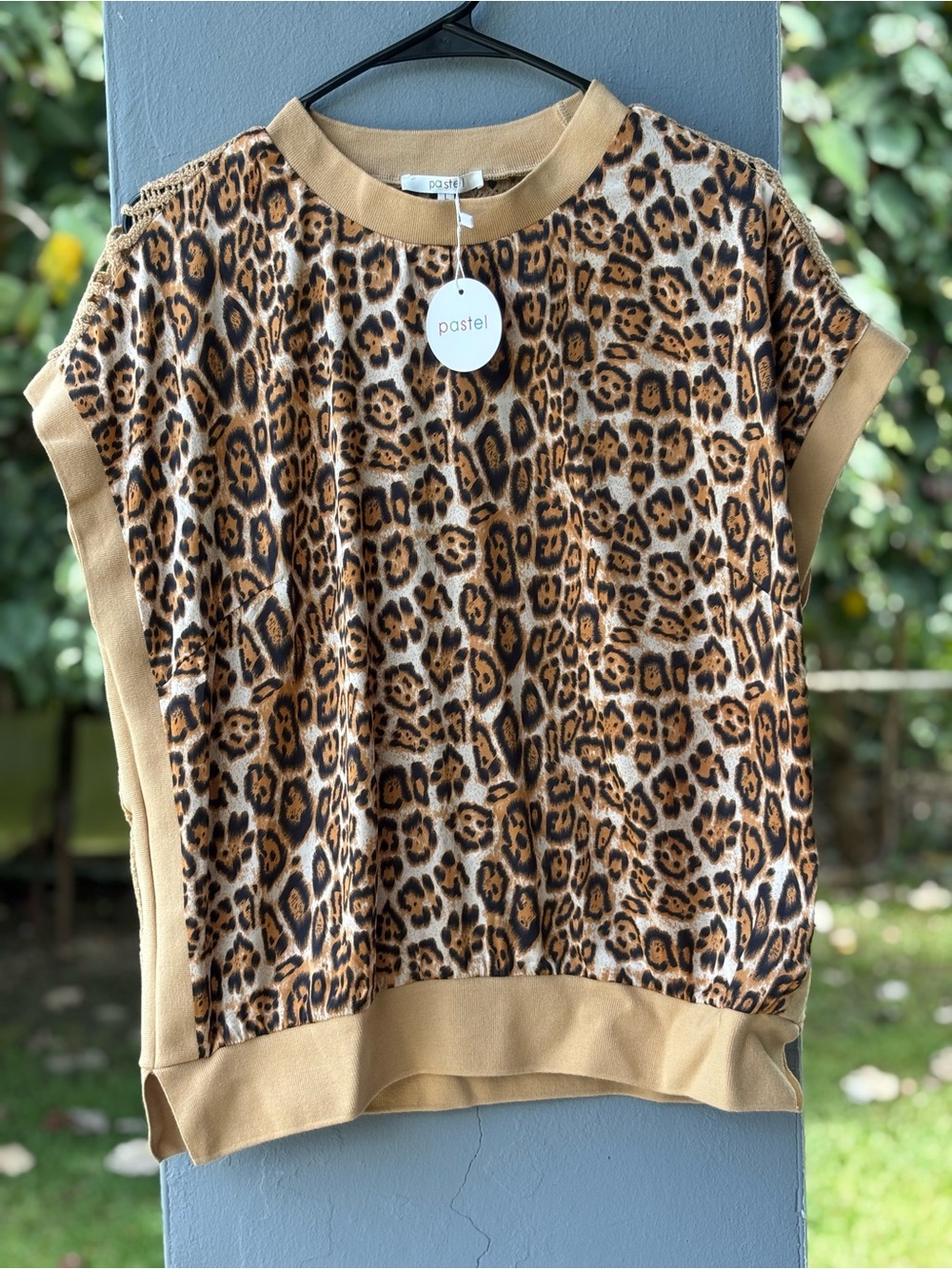 Pastels Leopard Print Short Sleeve Sweatshirt in Tan and Black